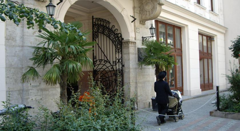 Easy Star Hotel Budapeste Exterior foto