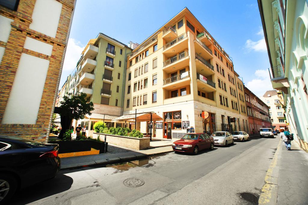 Easy Star Hotel Budapeste Exterior foto