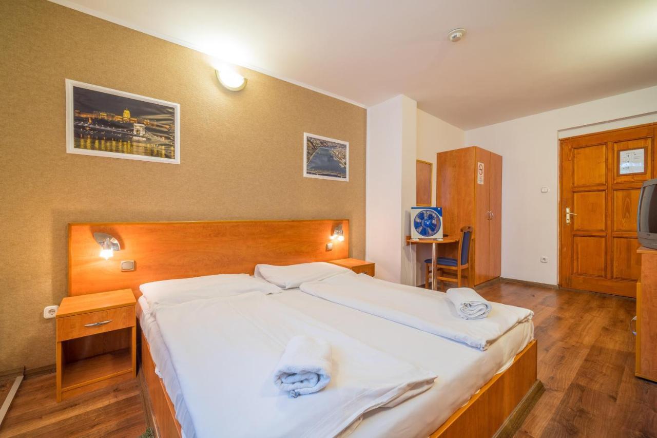 Easy Star Hotel Budapeste Exterior foto