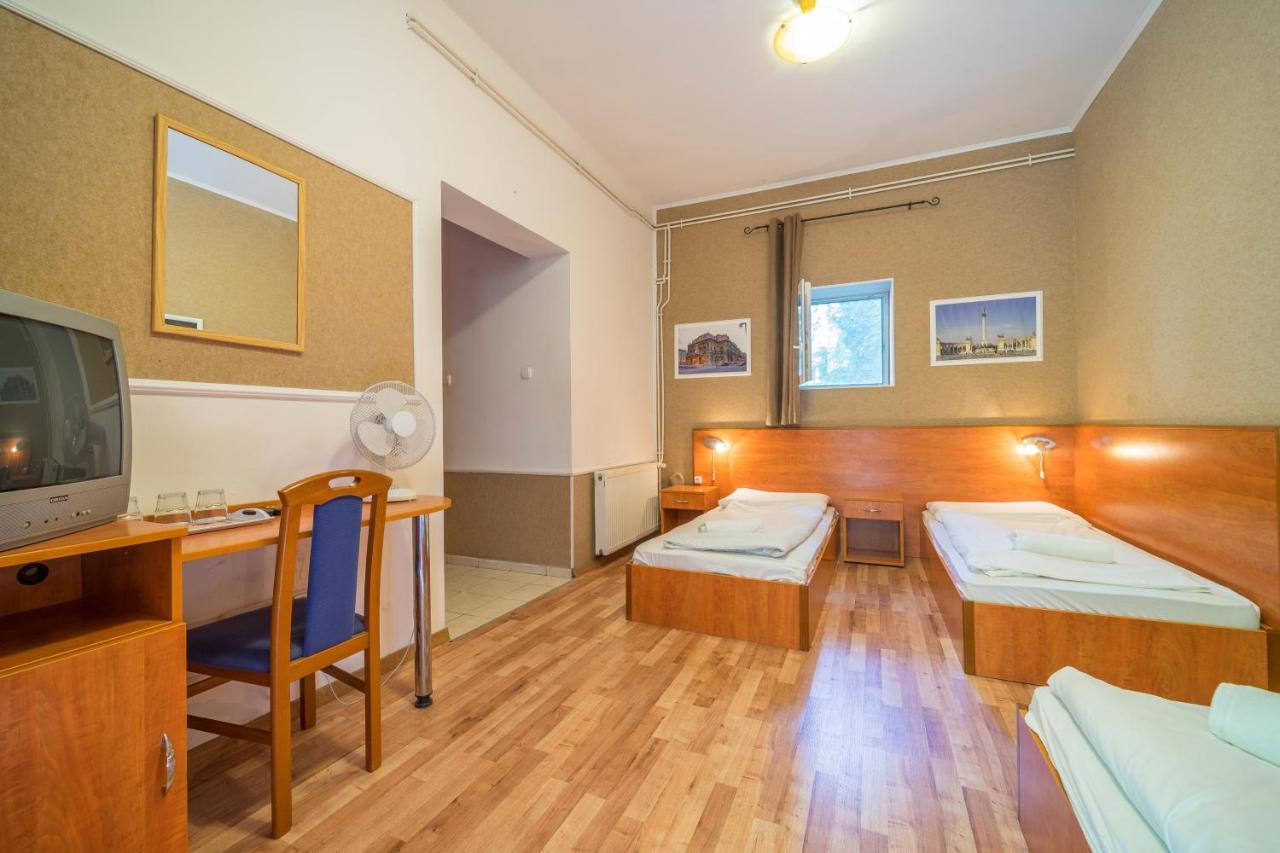 Easy Star Hotel Budapeste Exterior foto