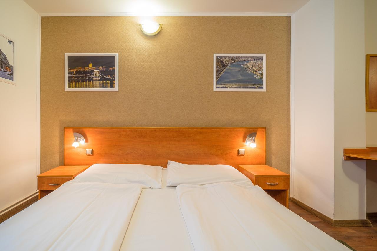Easy Star Hotel Budapeste Exterior foto